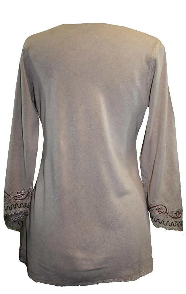 720 B Diamond Neck Renaissance Embroidered Blouse